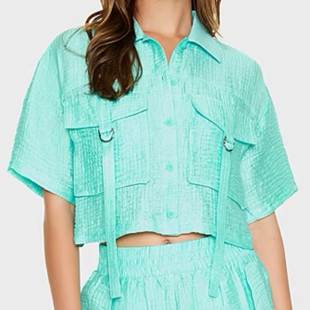 Short Sleeve Boxy Fit Woven Button-Down Cropped Shirt Small Latino Bay Blue NWT